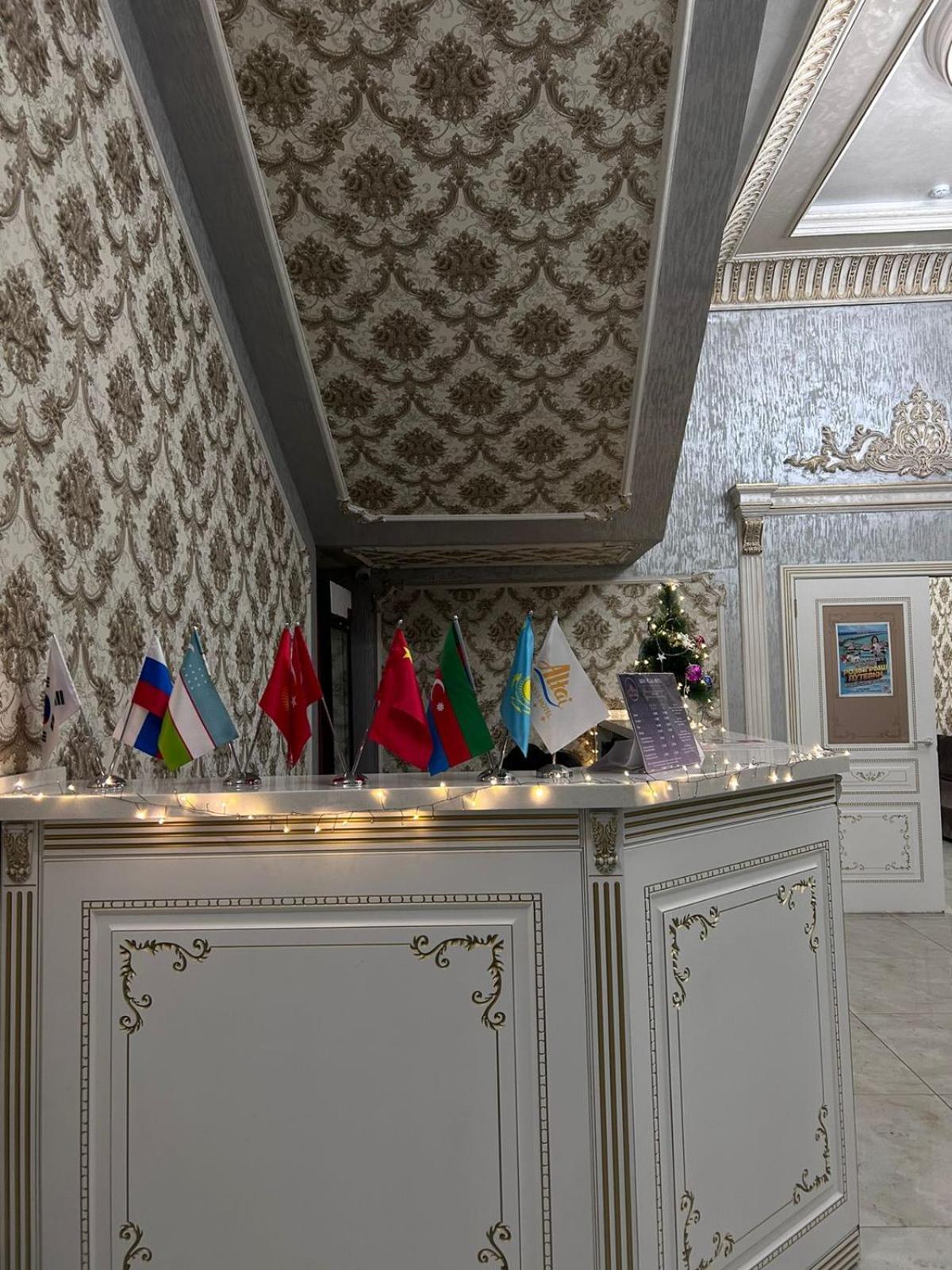 Khan Plaza Almaty Eksteriør billede